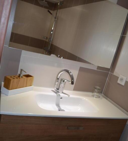 ベッドアンドブレックファースト La Petite Ecole