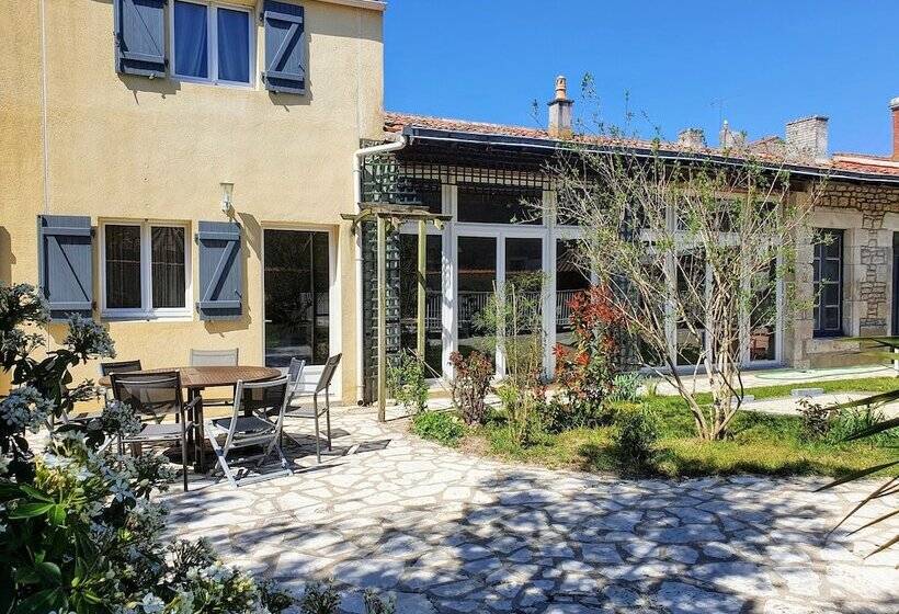 ベッドアンドブレックファースト La Villa Des Roses Gîte Chambres D Hôtes Piscine Chauffée
