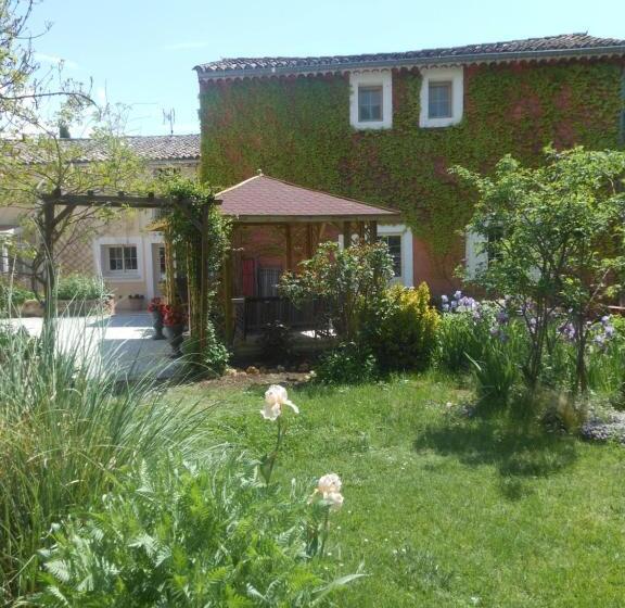 ベッドアンドブレックファースト Les Passiflores