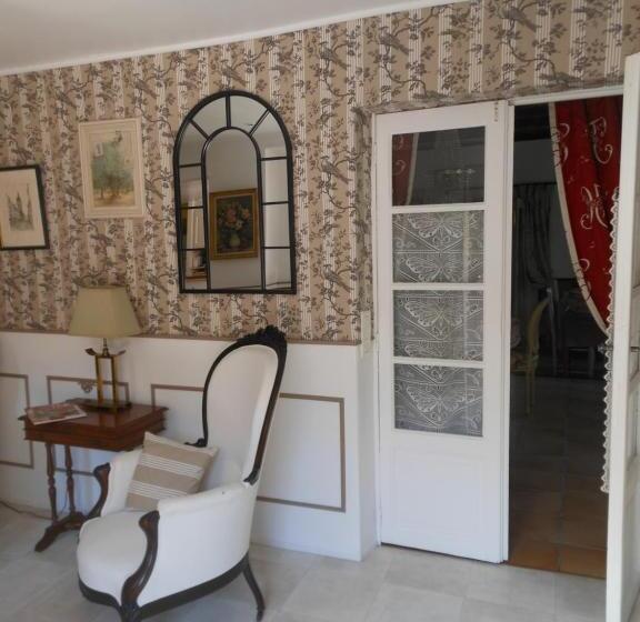 ベッドアンドブレックファースト Les Passiflores