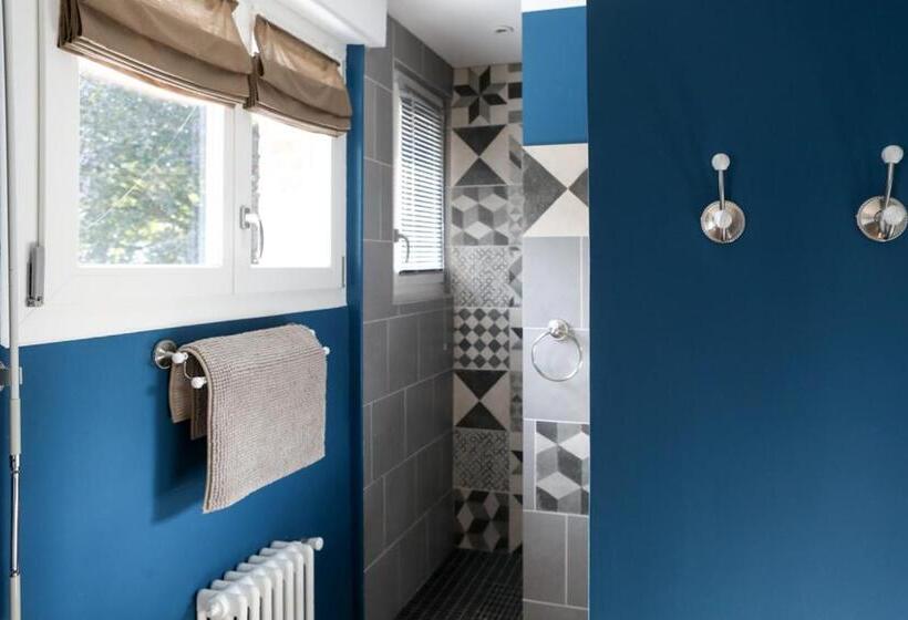 تختخواب و صبحانه L'escarbotine