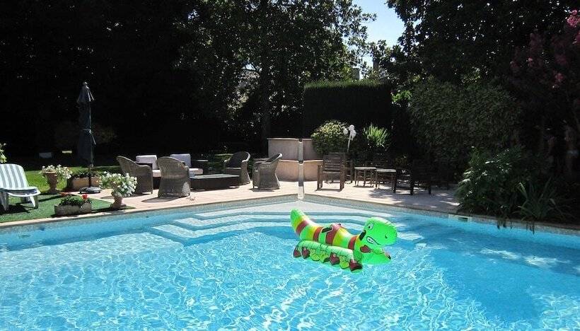 ベッドアンドブレックファースト Logis De La Clef De Bois