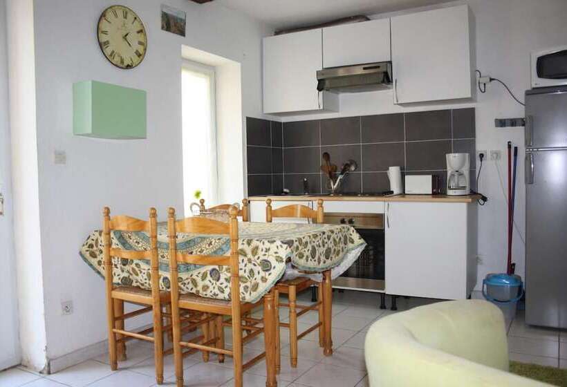 مبيت وإفطار Mas De Bellegou