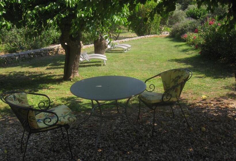 צימר Mas De La Garrigue