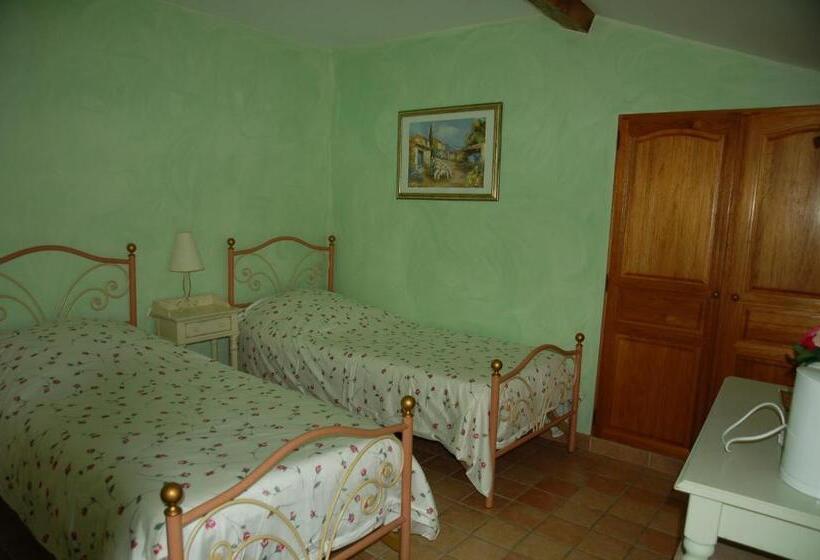 צימר Mas De La Garrigue