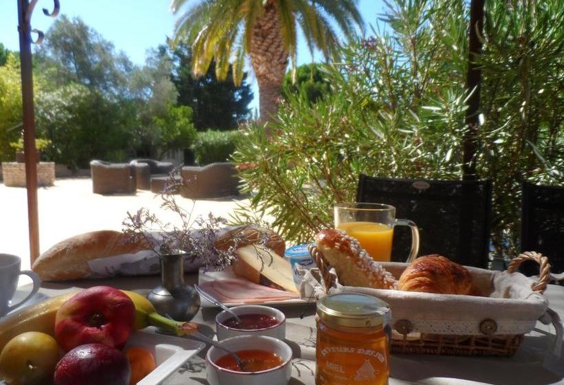 تختخواب و صبحانه Mas Lou Souleil