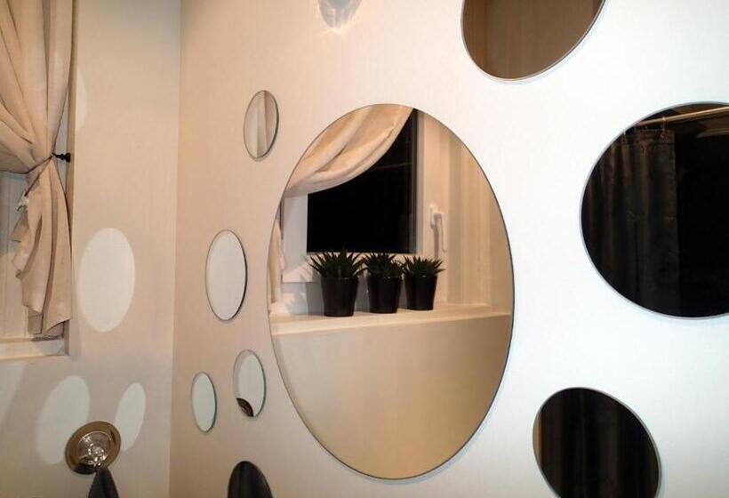 Bed and Breakfast New West Room