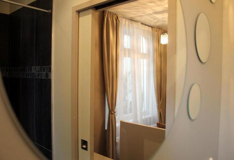 Bed and Breakfast New West Room