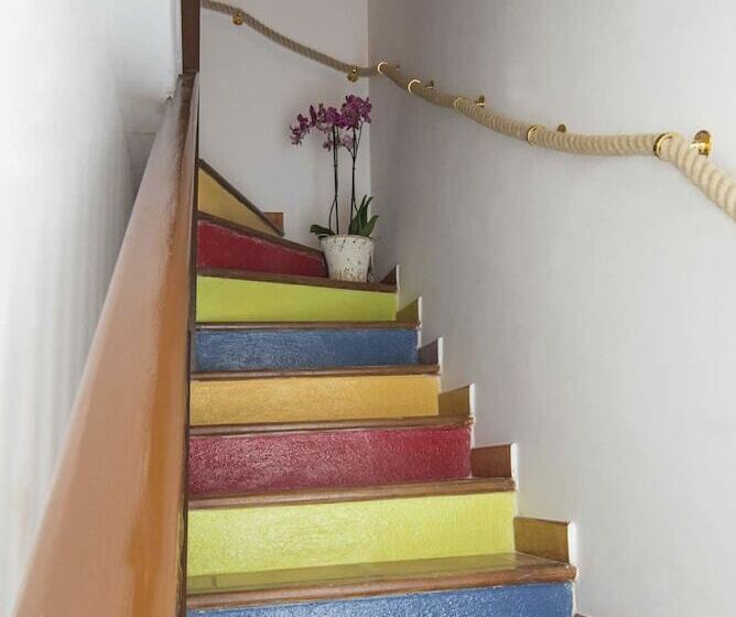 تختخواب و صبحانه Une Maison à Saint Paul De Vence