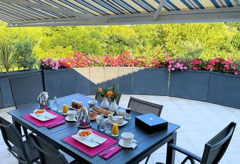 민박 Chambre D Hotes Les Volets Bleus   Villa L Olivier Côté Mer