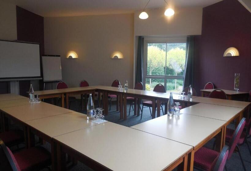 Отель Au Relais De L Oust