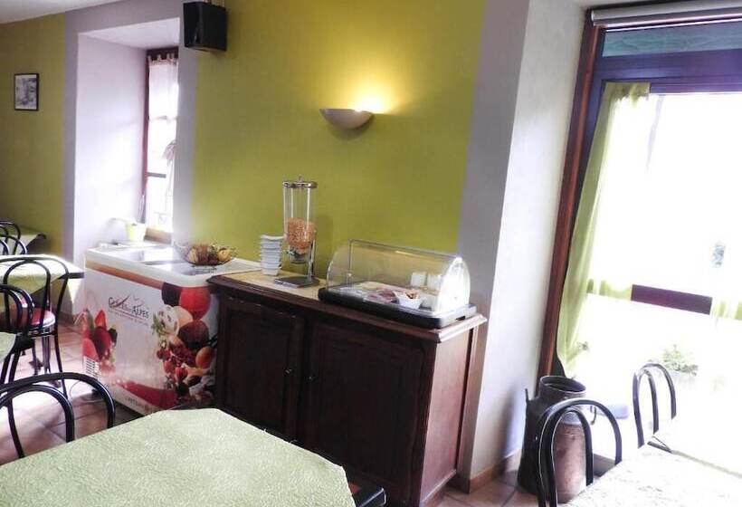 ホテル Aux Globe Trotters