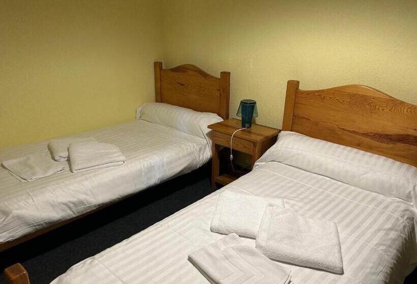 ホテル Aux Globe Trotters