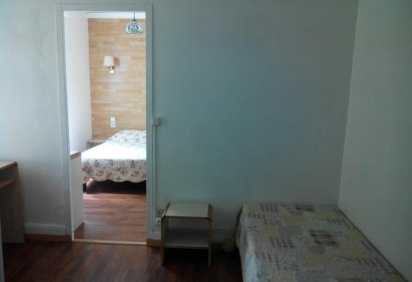 Отель Hôtel Lamartine  Parking Dauphine