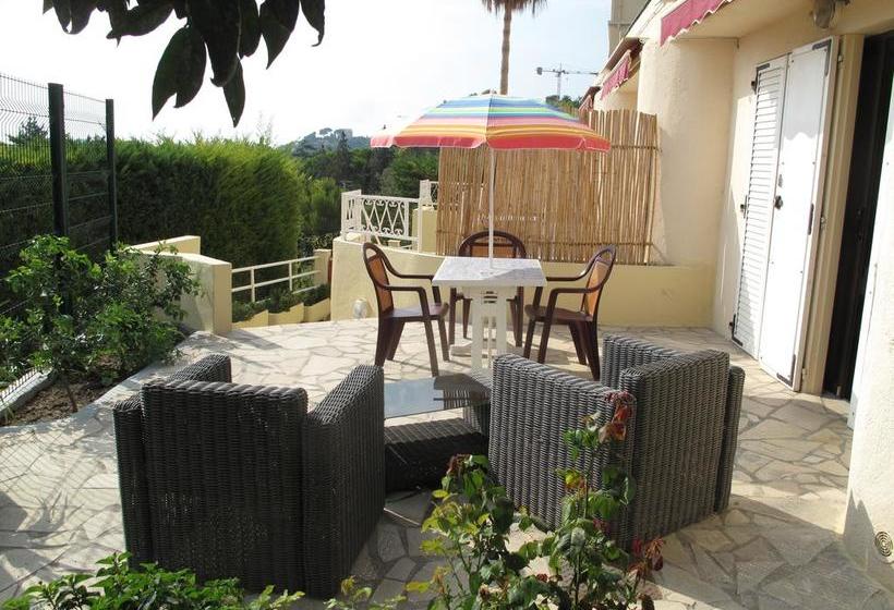 ホテル Hôtel Le Chaudron