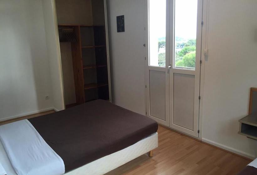 ホテル Hôtel Le Chaudron