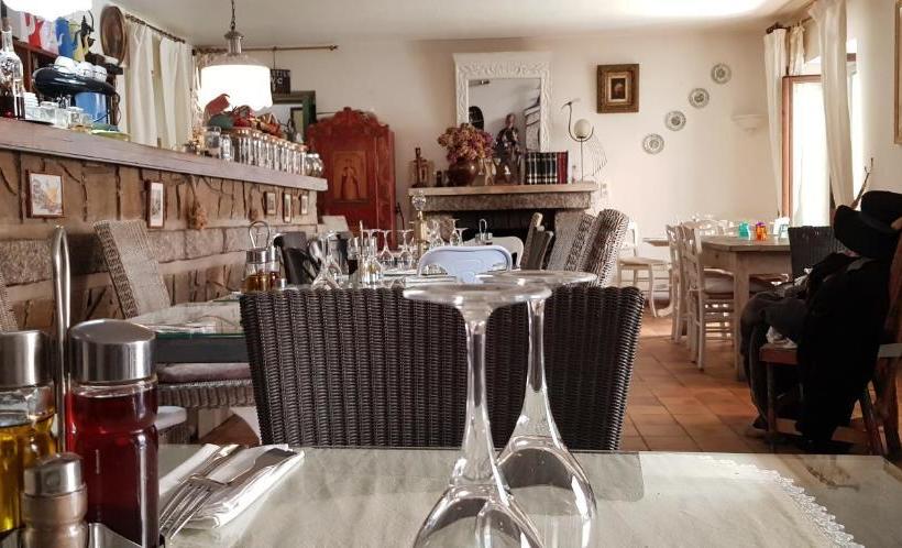 호텔 Hôtel Restaurant L'aiglon