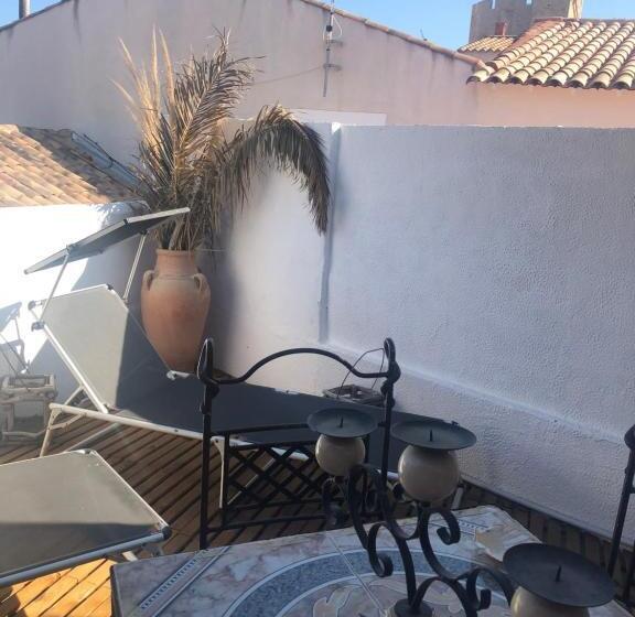 호텔 Hôtel Restaurant Le Delta