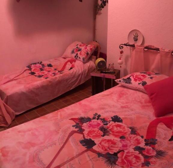 호텔 Hôtel Restaurant Le Delta