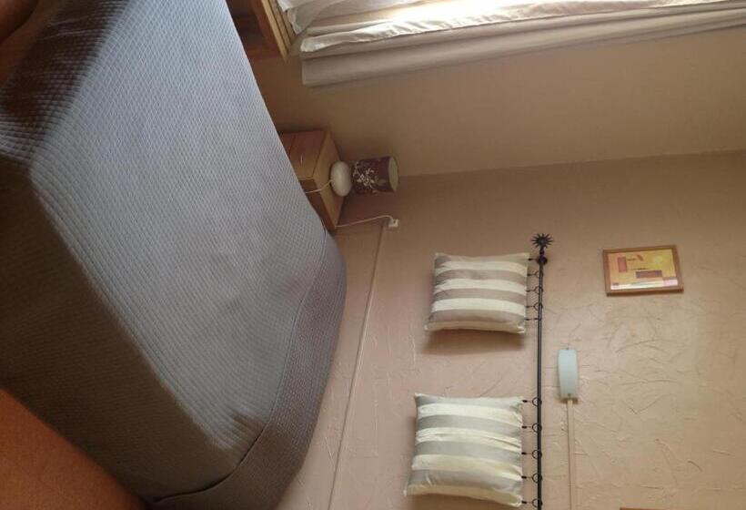 酒店 Hôtel Restaurant Les Oliviers