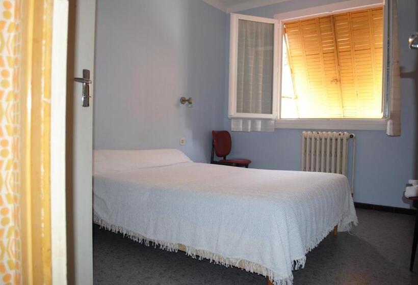 Отель Le Logis Charmant