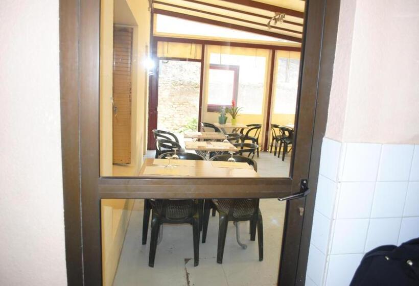 Отель Le Logis Charmant