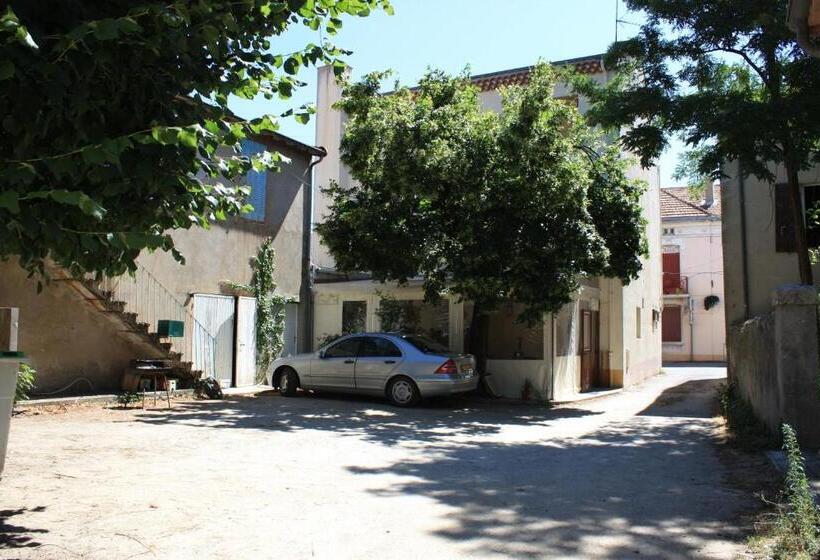 Отель Le Logis Charmant