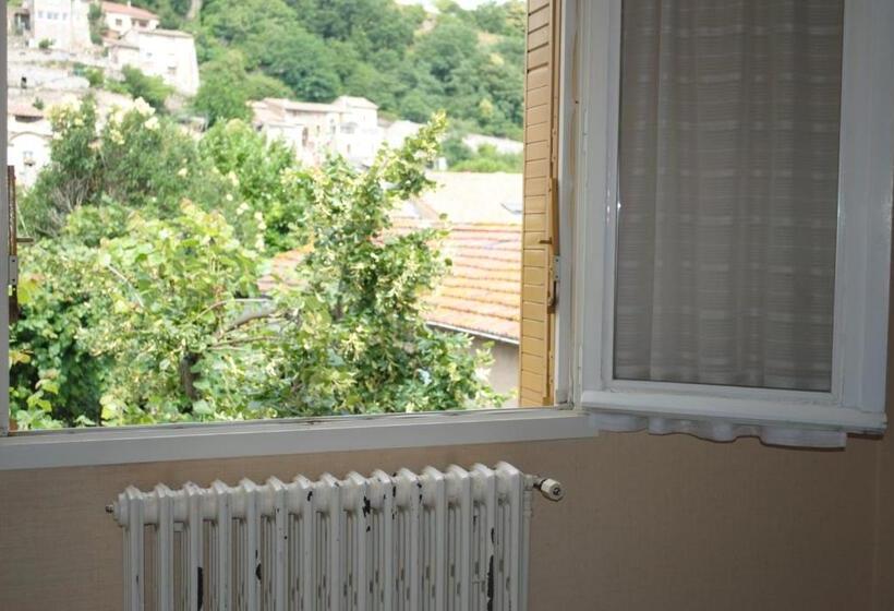 Отель Le Logis Charmant