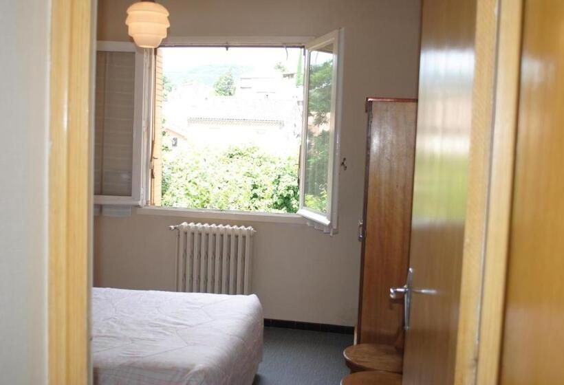 Отель Le Logis Charmant