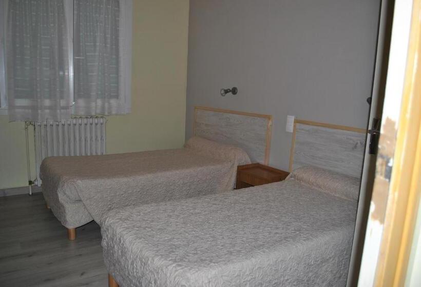 Отель Le Logis Charmant