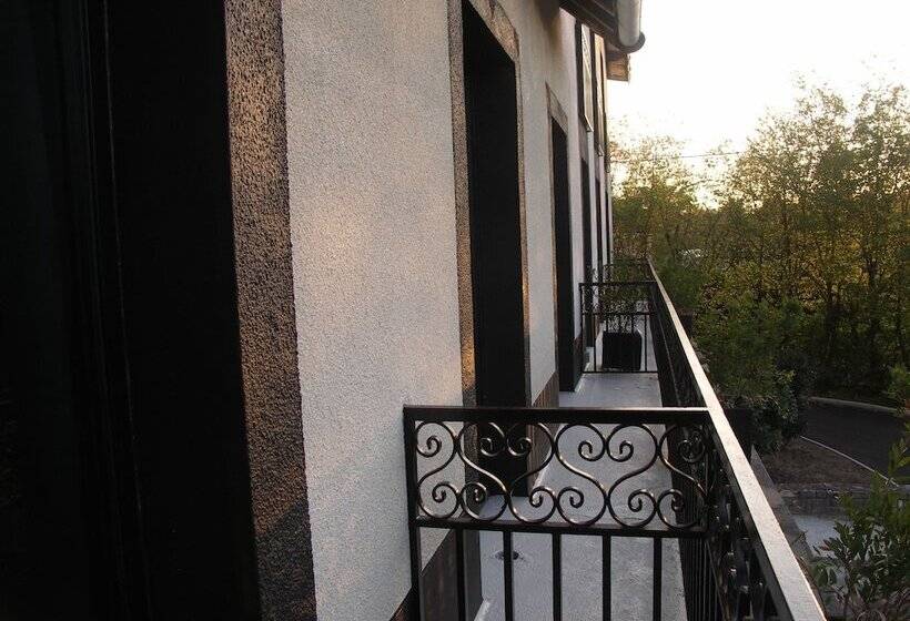 Logis   Hotel Restaurant La Mire