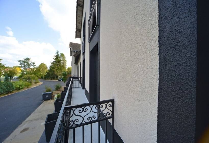 Logis   Hotel Restaurant La Mire