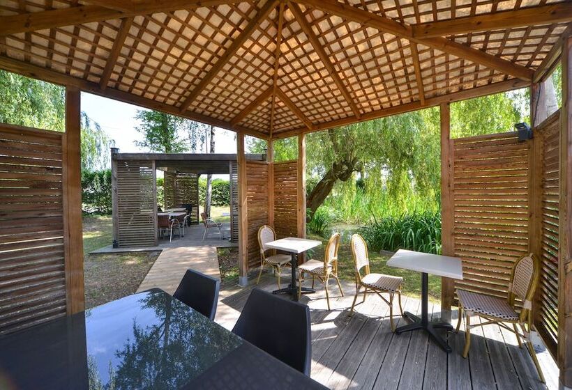 Logis   Hotel Restaurant La Mire