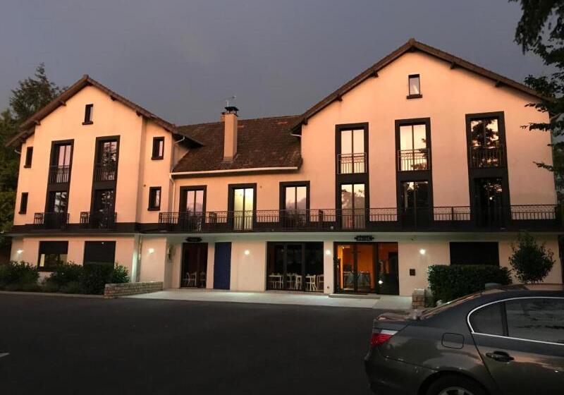 Logis   Hotel Restaurant La Mire