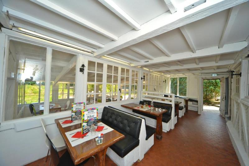 Logis   Hotel Restaurant La Mire