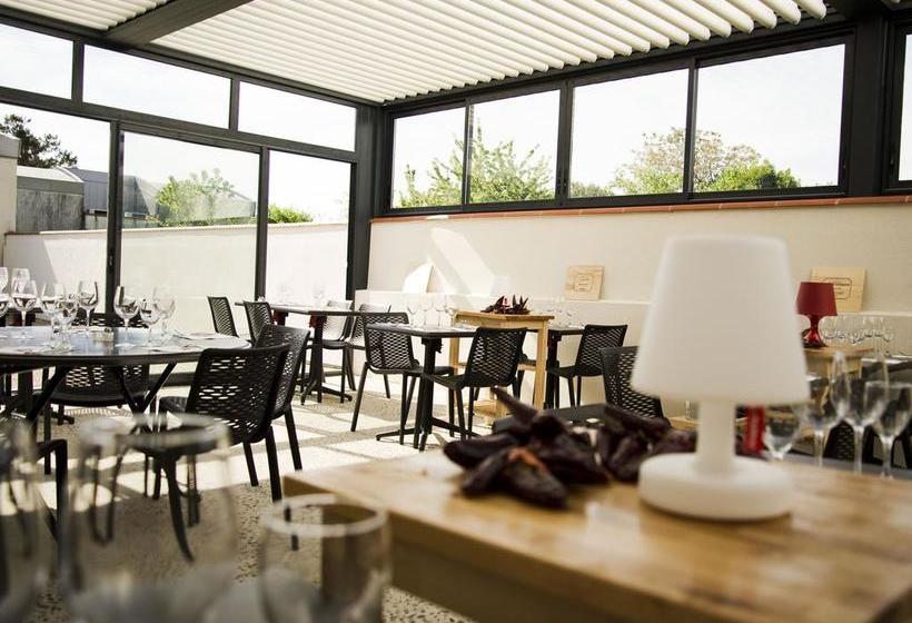 בית מלון כפרי Le Quarré Hôtel Bistrot