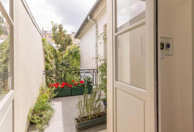 ベッドアンドブレックファースト Les Versaillaises