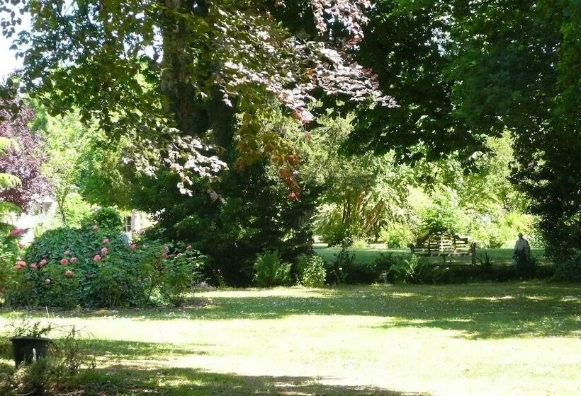 بنسيون Jardin Secret