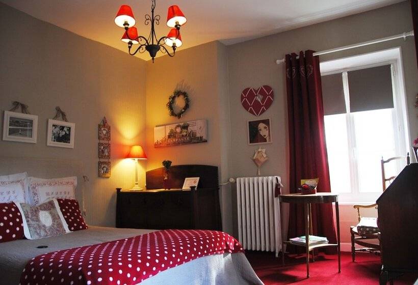 بنسيون Jardin Secret