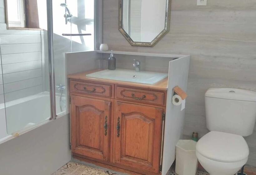 مبيت وإفطار A La Grenouille Du Jura