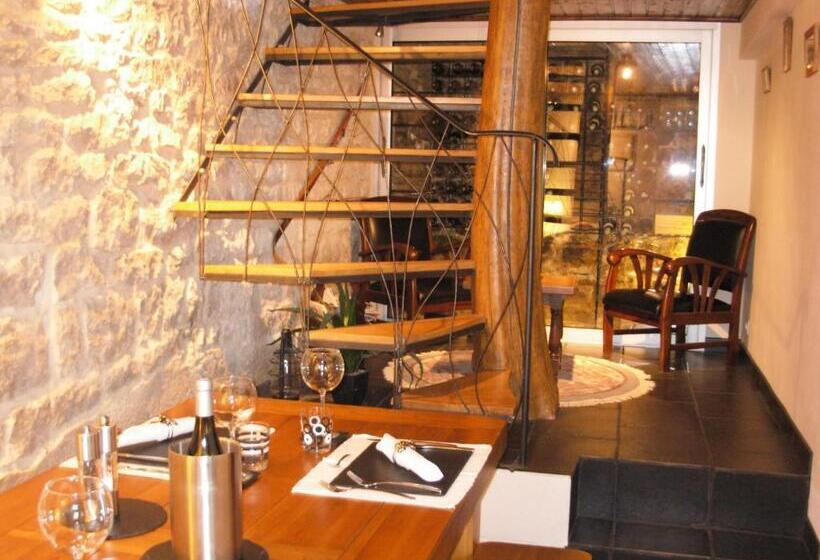 住宿加早餐  Chambres D Hotes Les Chiens Verts, Jardin, Terrasse, Parking Privé