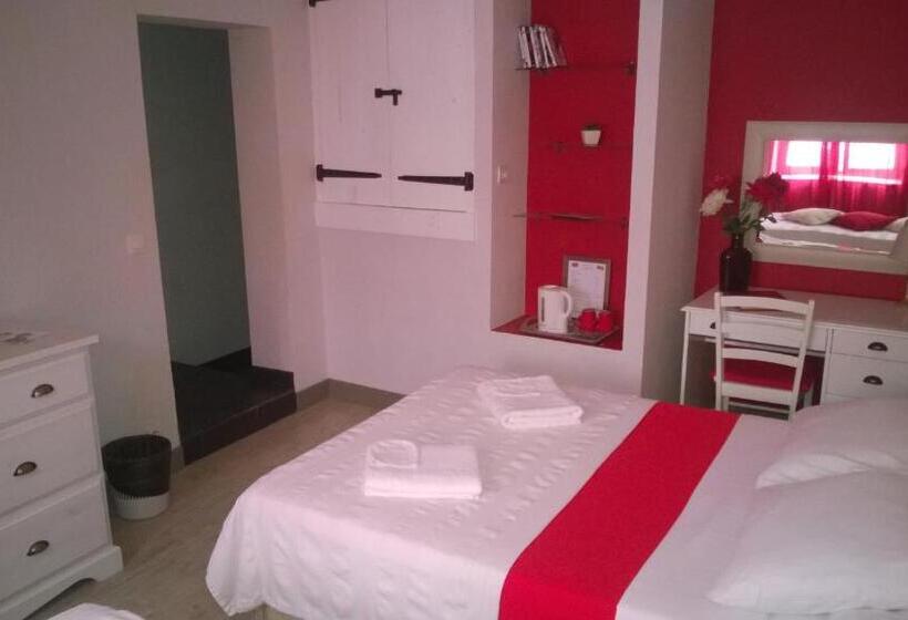 مبيت وإفطار Chambres D Hotes Les Chiens Verts, Jardin, Terrasse, Parking Privé