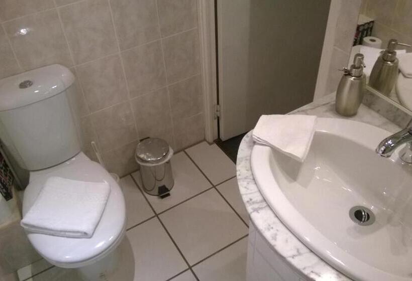 مبيت وإفطار Chambres D Hotes Les Chiens Verts, Jardin, Terrasse, Parking Privé