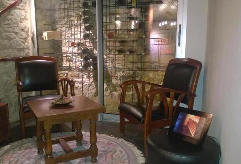 مبيت وإفطار Chambres D Hotes Les Chiens Verts, Jardin, Terrasse, Parking Privé