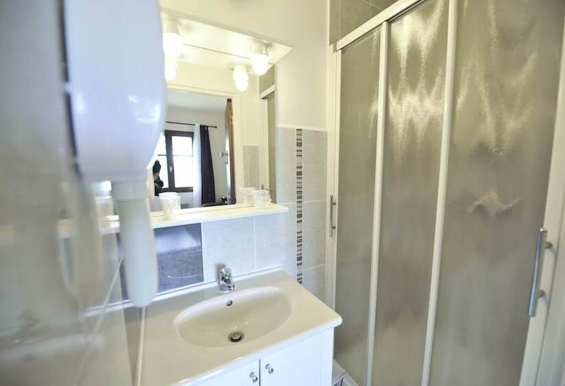 ベッドアンドブレックファースト Auberge D Ici Et D Ailleurs