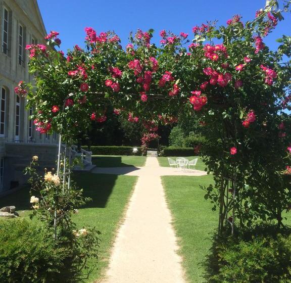 민박 Château De La Ferrière