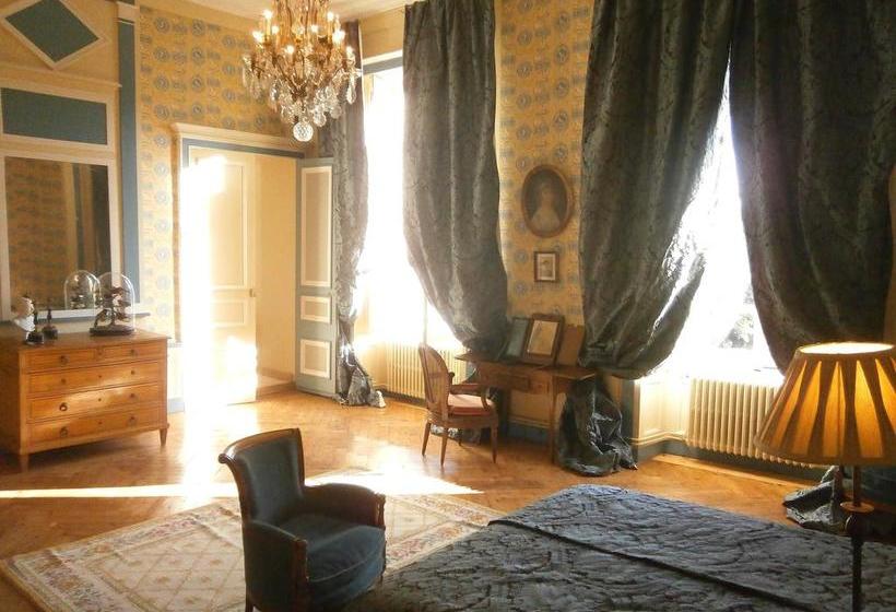 민박 Château De La Ferrière