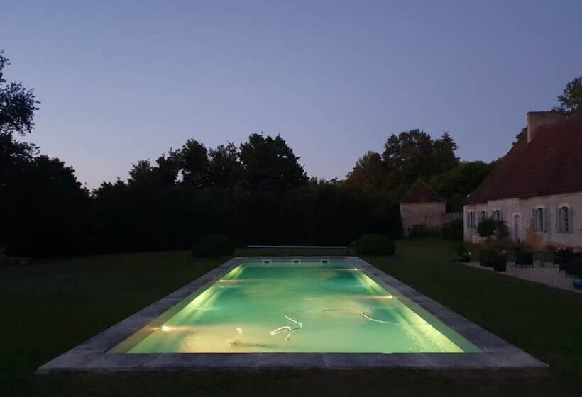 민박 Les Chambres D Hôtes Du Château De Saint Georges