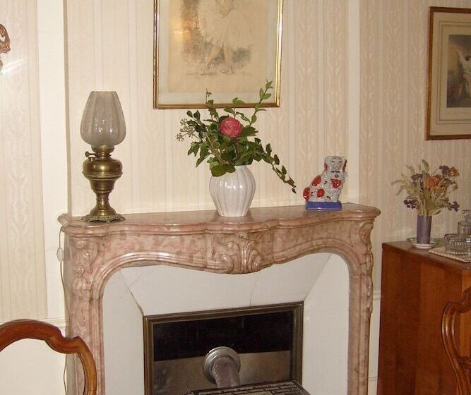 צימר Château De Serrigny