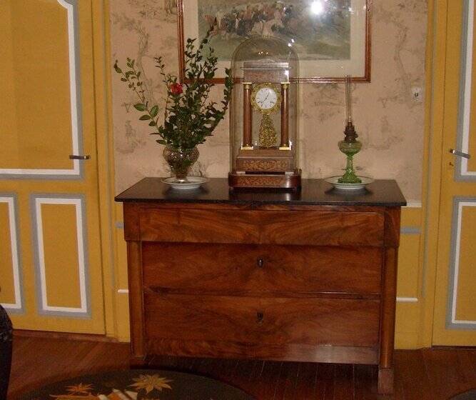 مبيت وإفطار Château De Serrigny